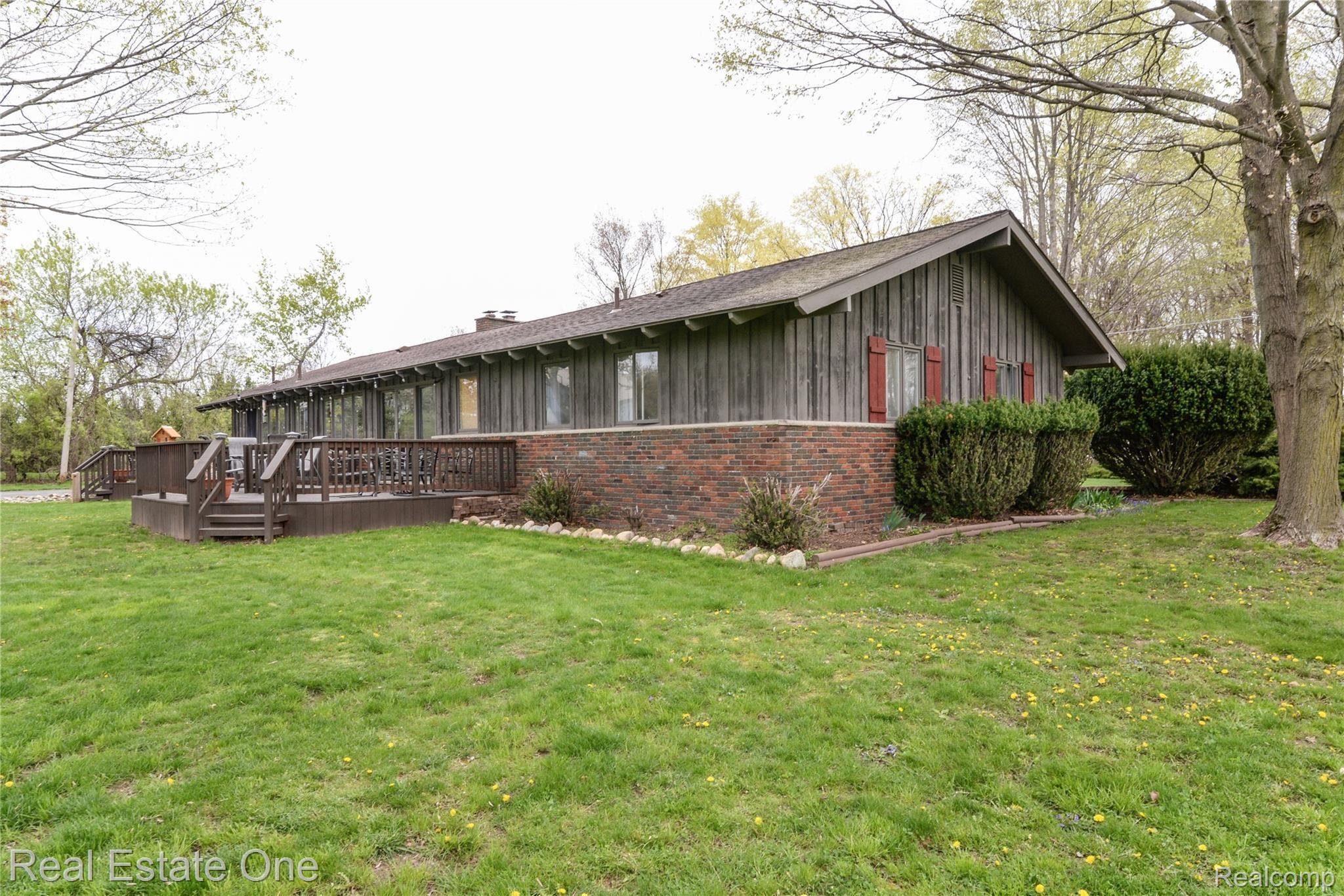 1095 North Garner Road Milford, MI 48380 - Photo 44 of 45 DSC_4.jpg