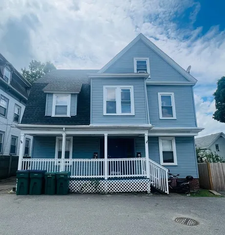 $3,200 | 10 Kenwood Terrace, Unit 2, Lynn, MA 01902