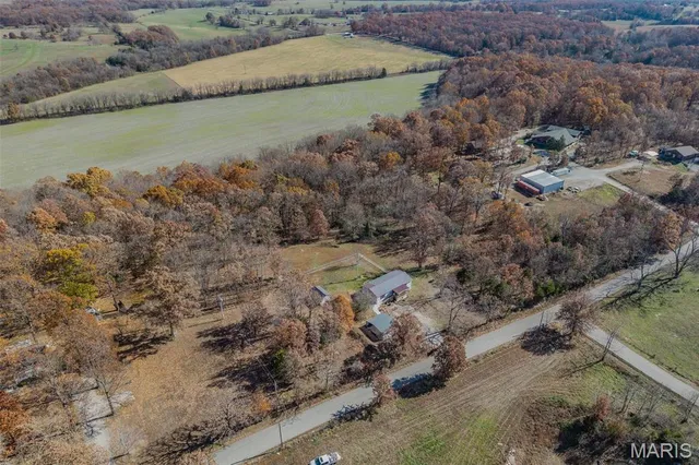 $189,900 | 23522 County Road 5-800M, Lebanon, MO 65536