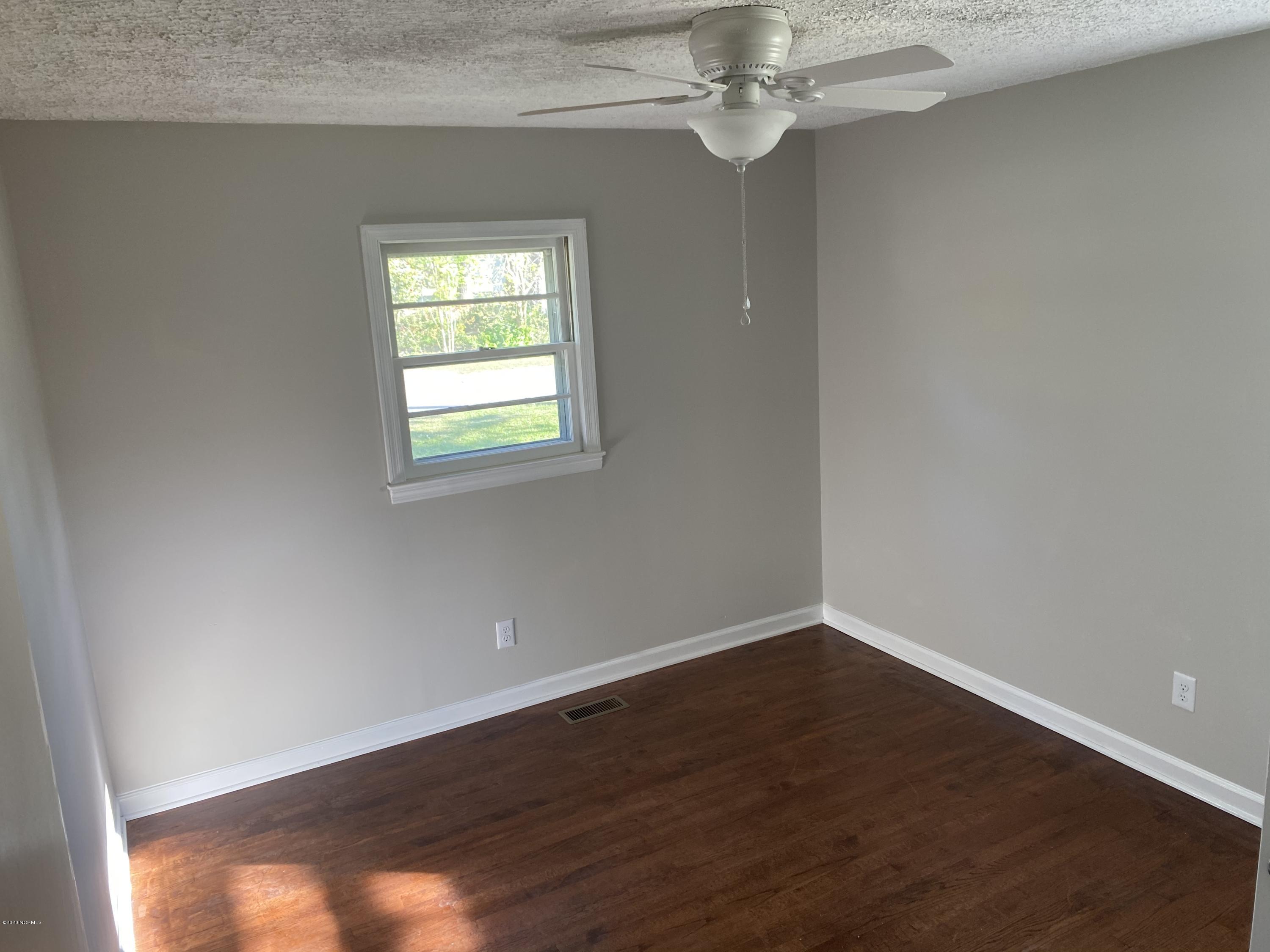 310 Neuse Cliff Road New Bern, NC 28560 - Photo 4 of 14 BA5CCF0E-7578-4E8B-AFE1-4D6700F4ACB4
