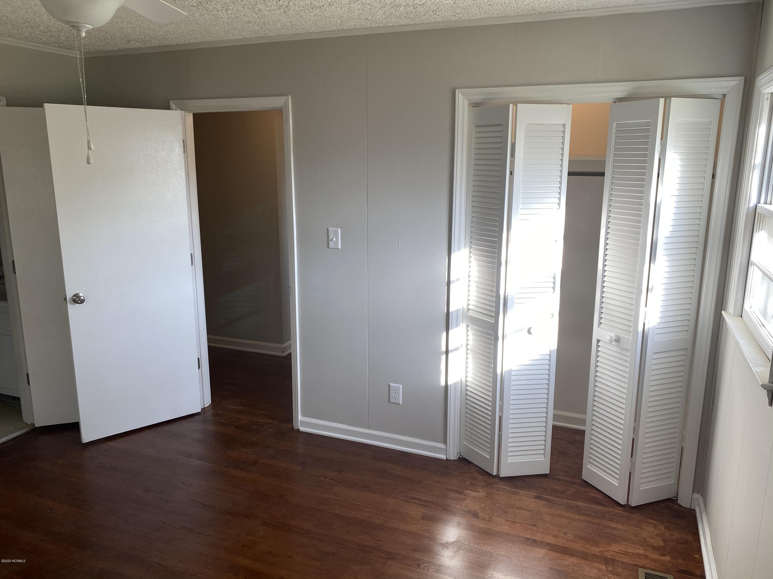 310 Neuse Cliff Road New Bern, NC 28560 - Photo 8 of 14 39CF5FC9-0FBD-44DA-98CF-7E92C586C6BE