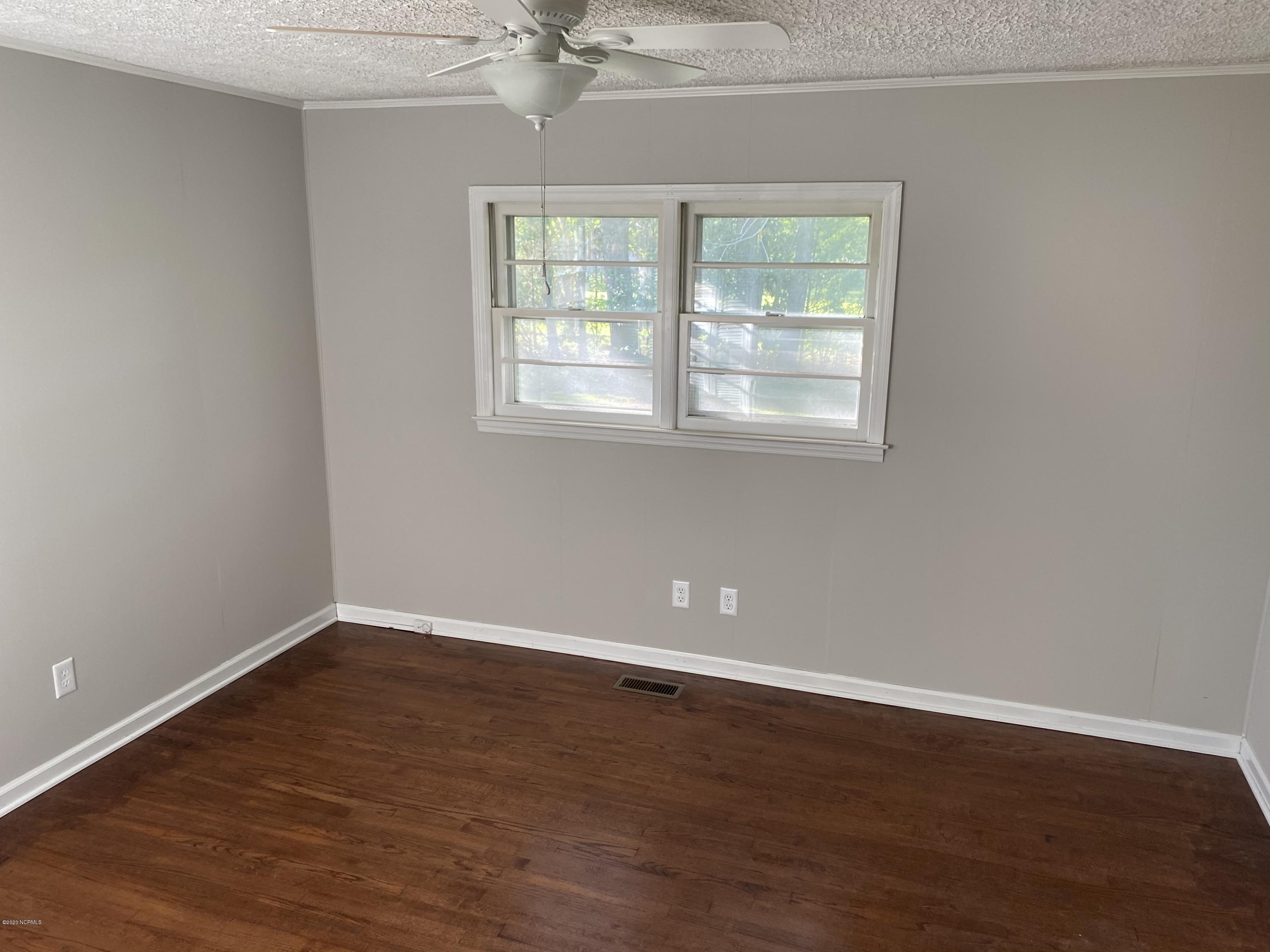 310 Neuse Cliff Road New Bern, NC 28560 - Photo 10 of 14 E029A071-7A03-4EFA-8886-E4B4BA576FB7