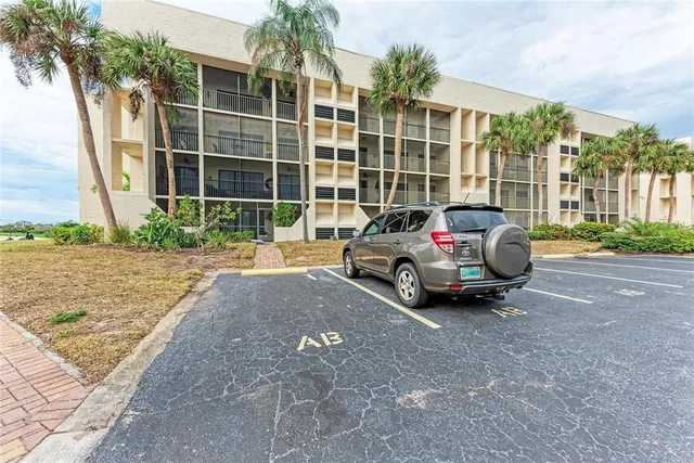 $155,000 | 6124 43rd Street West, Unit 205A, Bradenton, FL 34210