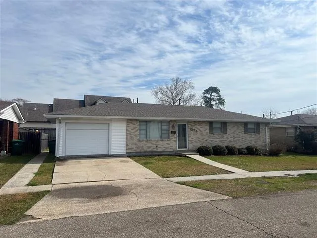 $2,300 | 1329 Chickasaw Avenue, Metairie, LA 70005