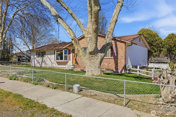 $429,000 | 1840 West 11th Avenue, Kennewick, WA 99336