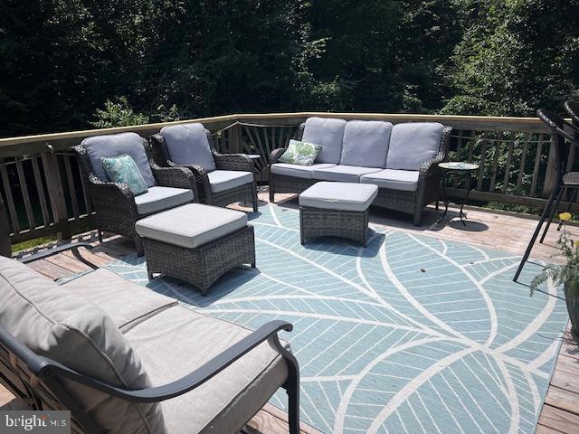 39 River Ridge Lane Fredericksburg, VA 22406 - Photo 22 of 94 Large Back Deck