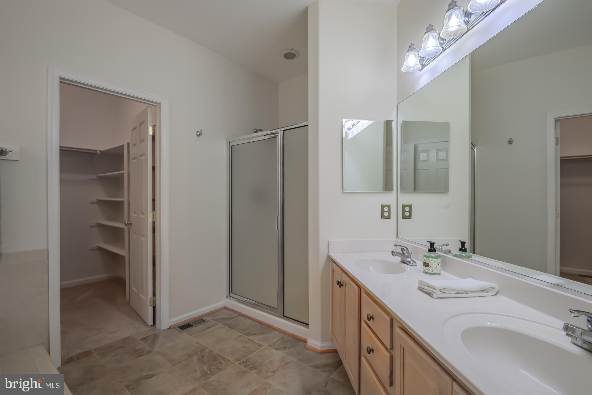 39 River Ridge Lane Fredericksburg, VA 22406 - Photo 36 of 94 Spacious Main Bathroom separate shower & tub.