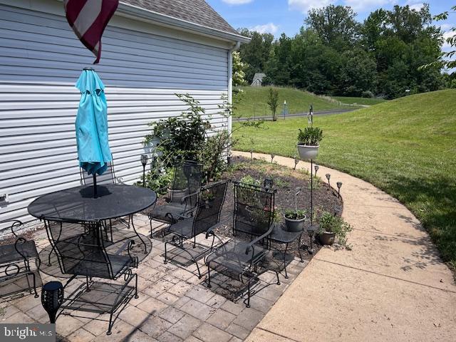 39 River Ridge Lane Fredericksburg, VA 22406 - Photo 74 of 94 Front Patio