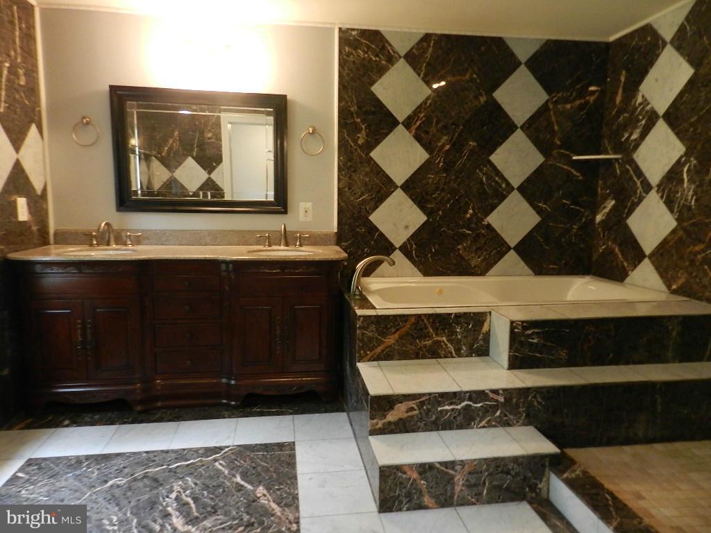62 Marsh Road Fredericksburg, VA 22406 - Photo 10 of 30 Bath (Master)