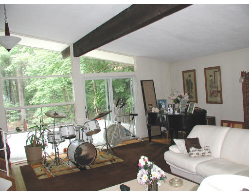 44 Country Corners Road Wayland, MA 01778 - Photo 2 of 5 Gallery Image 2