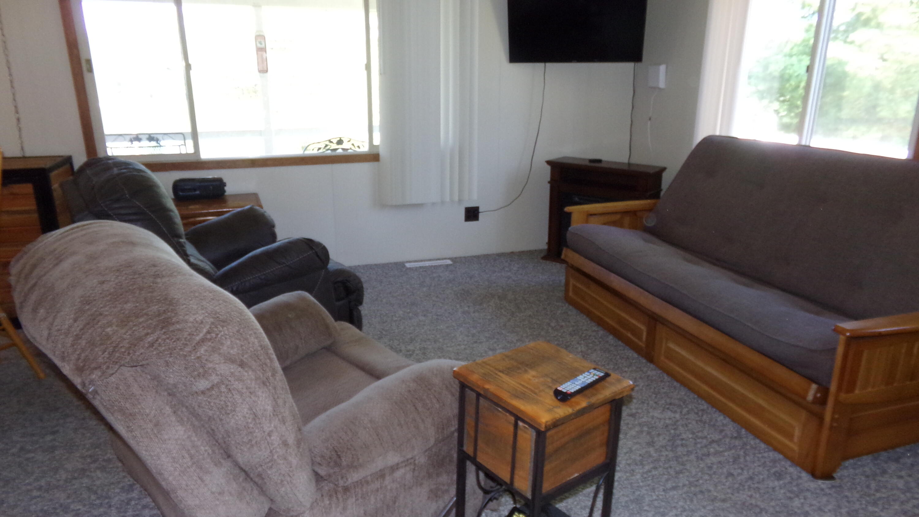 9151 Parkway Road Stephenson, WI 54114 - Photo 16 of 44 Livingroom