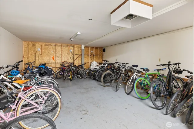 $285,000 | 5818 Northeast 70th Street, Unit A312, Seattle, WA 98115