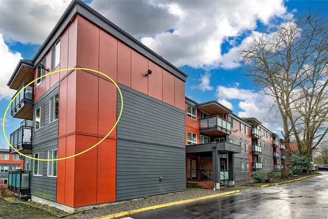 $285,000 | 5818 Northeast 70th Street, Unit A312, Seattle, WA 98115