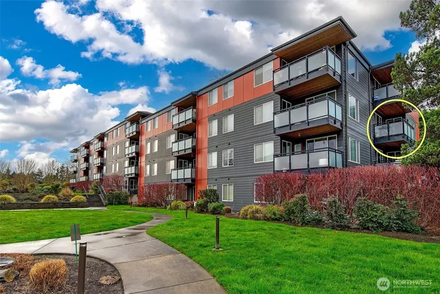 $285,000 | 5818 Northeast 70th Street, Unit A312, Seattle, WA 98115
