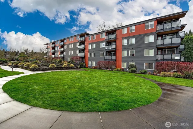 $285,000 | 5818 Northeast 70th Street, Unit A312, Seattle, WA 98115