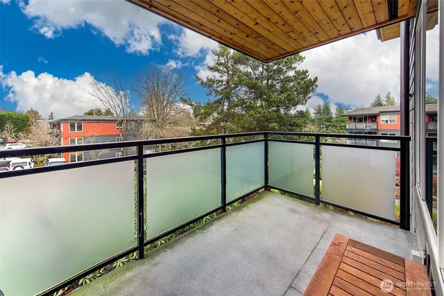 $285,000 | 5818 Northeast 70th Street, Unit A312, Seattle, WA 98115