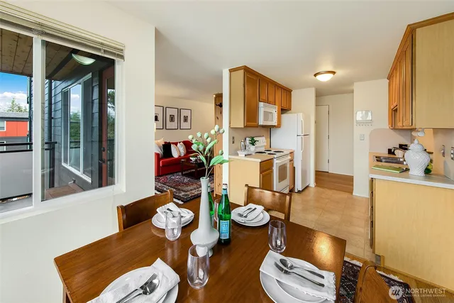 $285,000 | 5818 Northeast 70th Street, Unit A312, Seattle, WA 98115