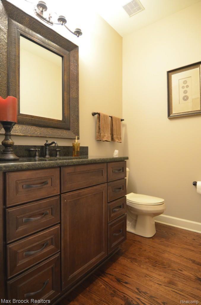 3717 Tremonte Circle Rochester, MI 48306 - Photo 22 of 38 Powder room.jpg