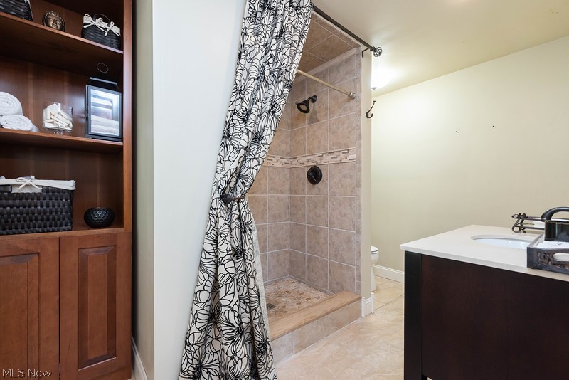 29465 White Road Wickliffe, OH 44092 - Photo 15 of 34 Gallery Image 15