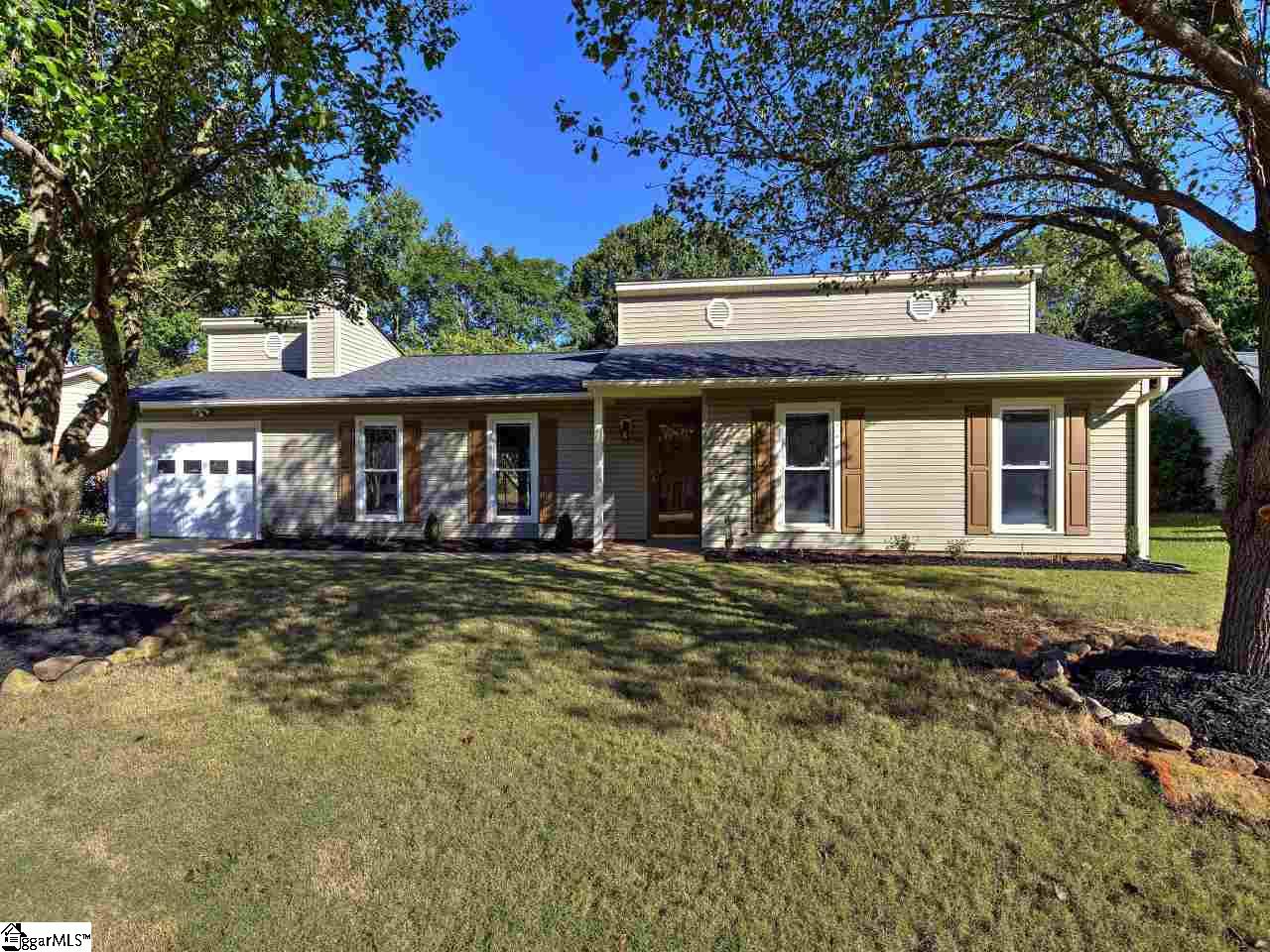 106 Clearfield Road Greenville, SC 29607 - Photo 1 of 36