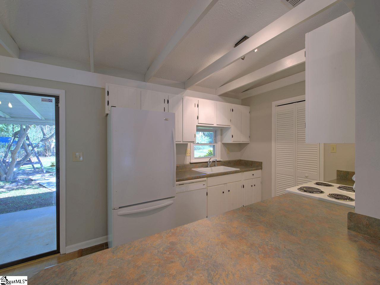 106 Clearfield Road Greenville, SC 29607 - Photo 11 of 36