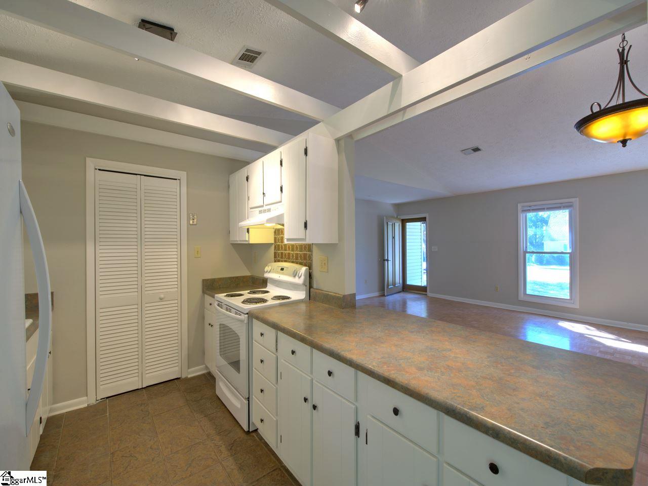 106 Clearfield Road Greenville, SC 29607 - Photo 13 of 36