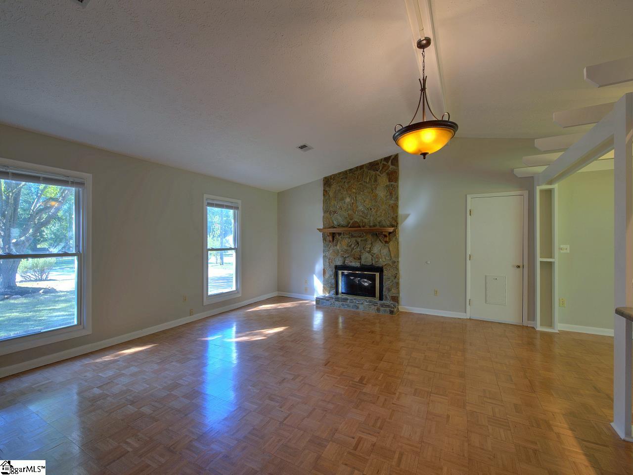106 Clearfield Road Greenville, SC 29607 - Photo 3 of 36