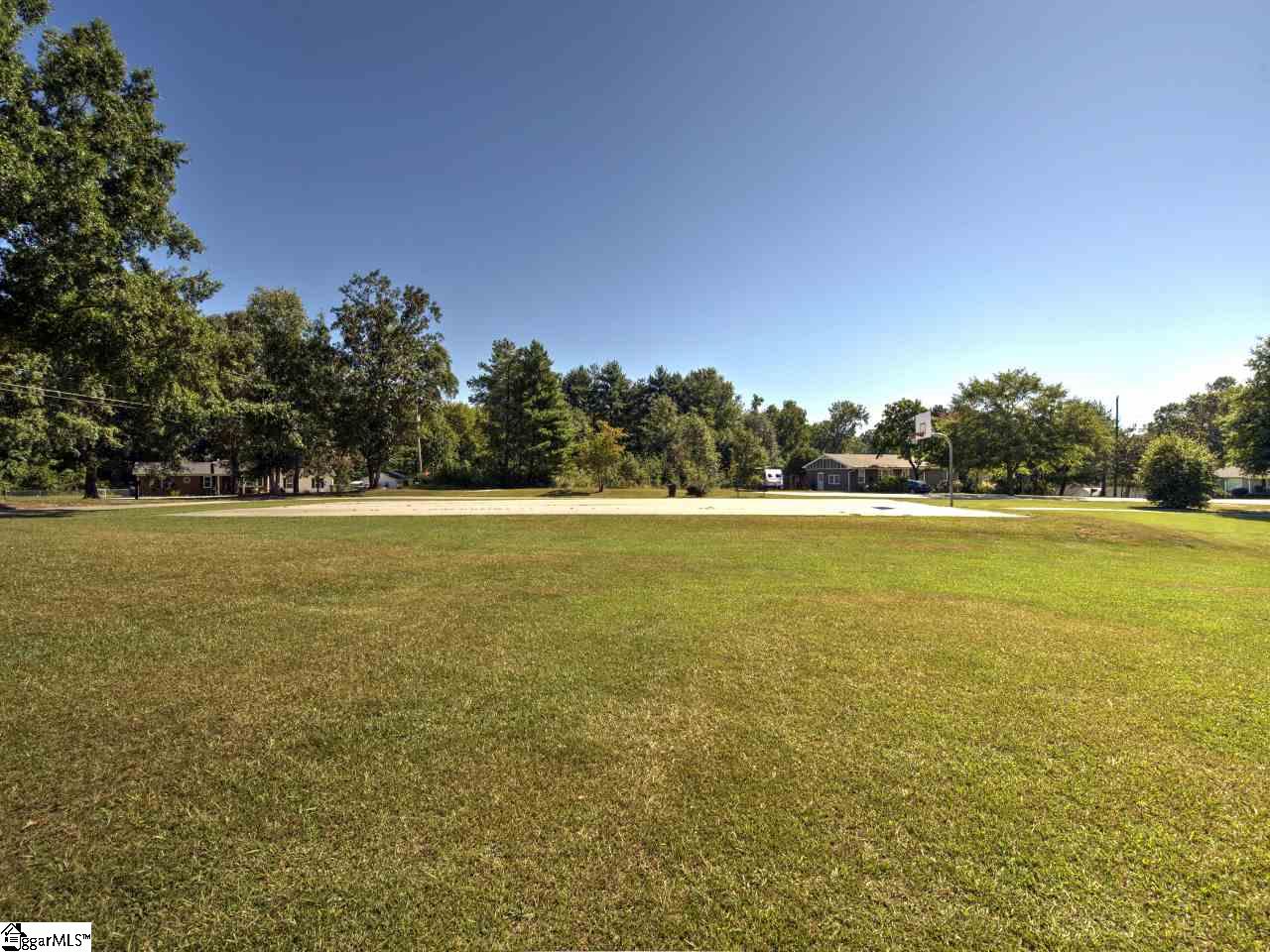 106 Clearfield Road Greenville, SC 29607 - Photo 33 of 36