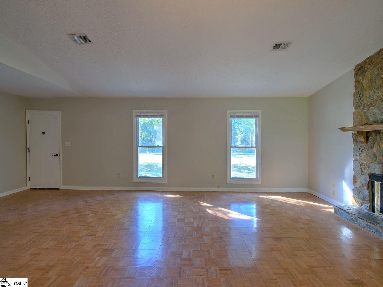 106 Clearfield Road Greenville, SC 29607 - Photo 5 of 36
