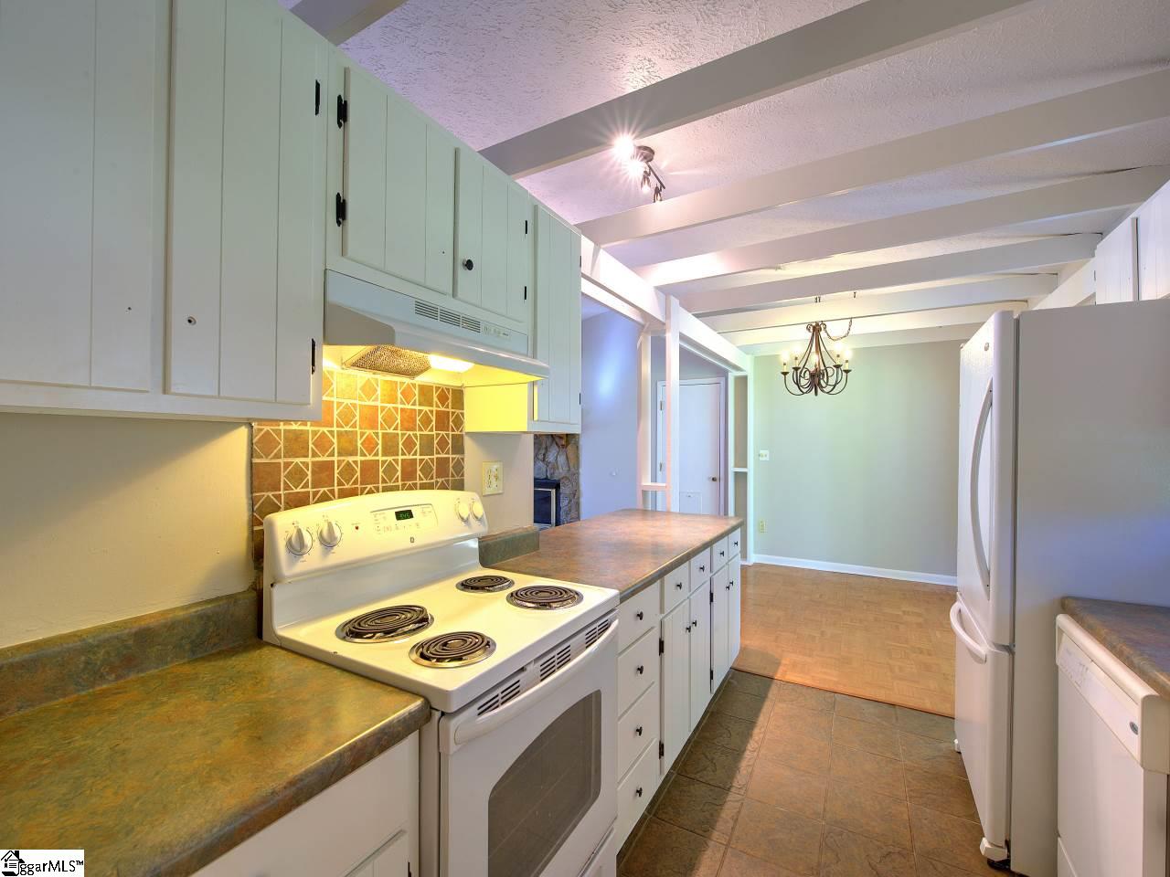 106 Clearfield Road Greenville, SC 29607 - Photo 10 of 36