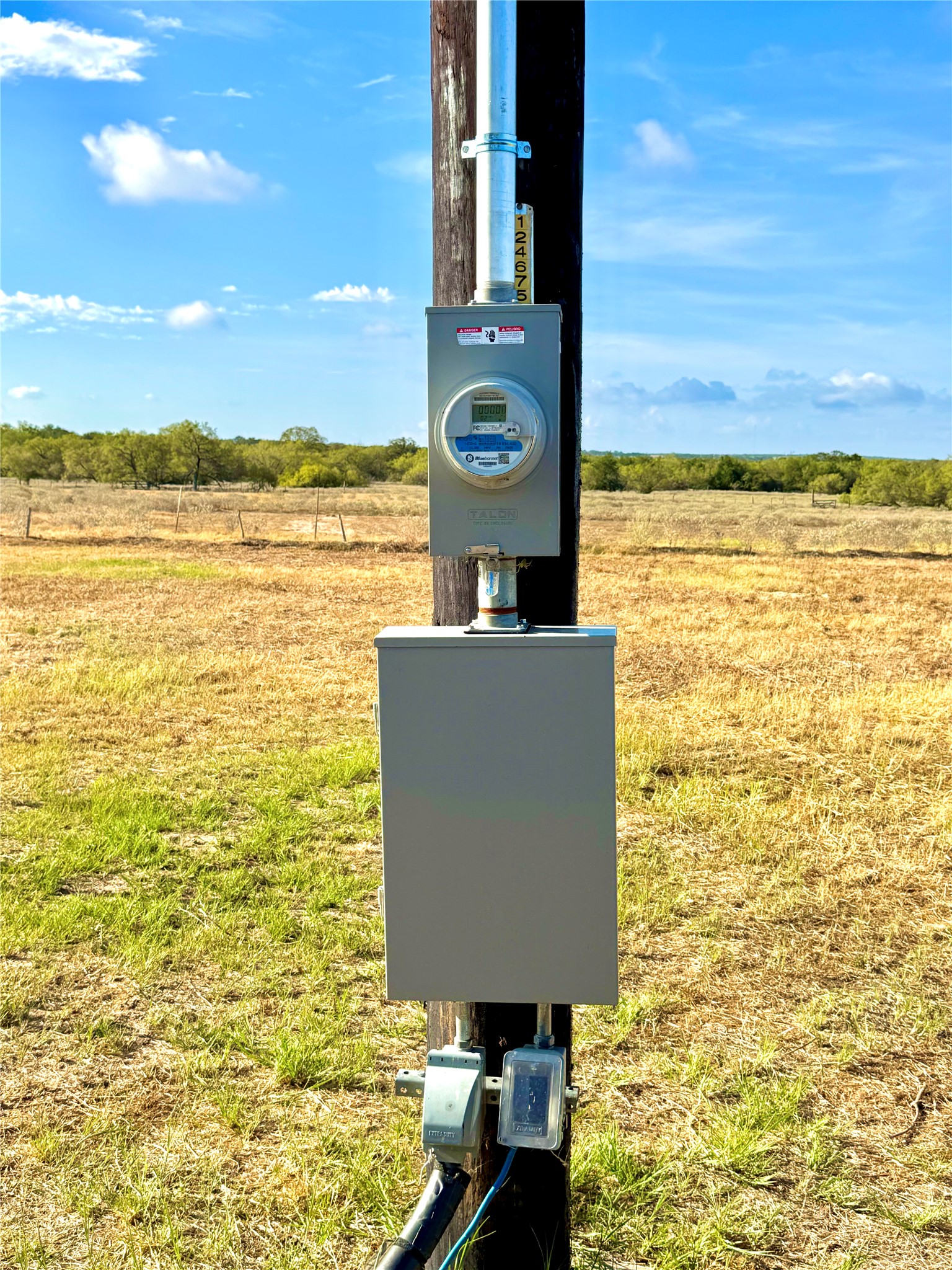 6052 Tenney Creek Road Luling, TX 78648 - Photo 13 of 22 a building with beach