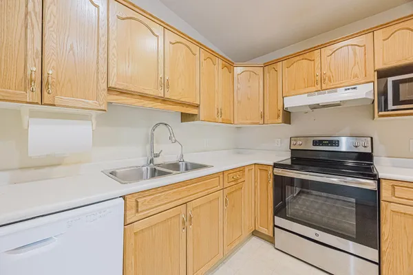 $235,000 | 52 Pinewood Boulevard, West Fargo, ND 58078