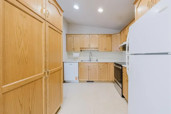 $235,000 | 52 Pinewood Boulevard, West Fargo, ND 58078