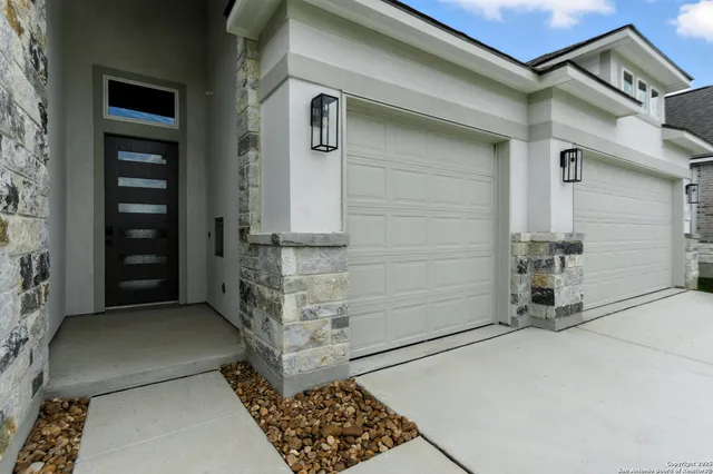 $539,990 | 1637 Saddleback Run, New Braunfels, TX 78130