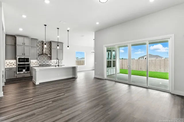 $539,990 | 1637 Saddleback Run, New Braunfels, TX 78130