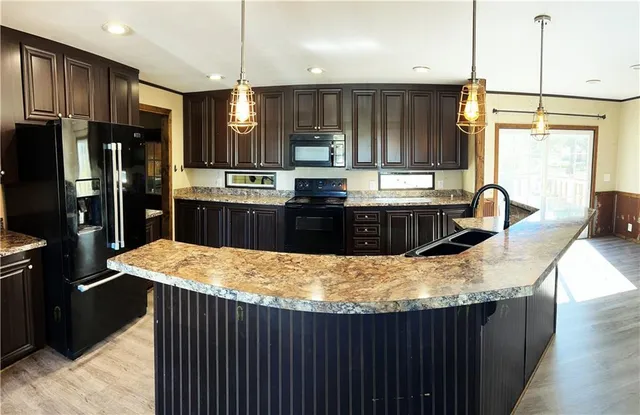 $198,500 | 285 Walnut Street, Deerfield, MO 64741