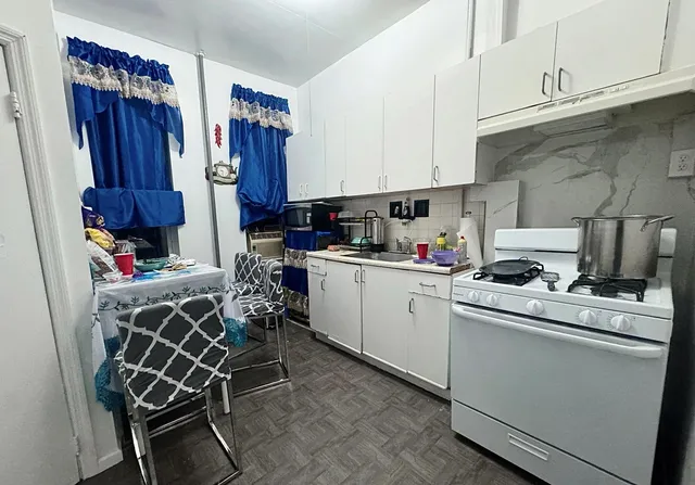 $990,000 | 314 Menahan Street | Bushwick