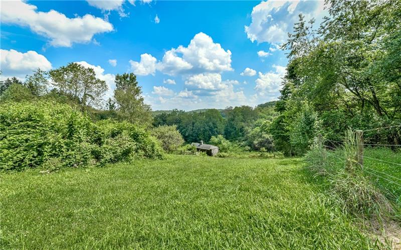3940 Bakerstown Road Gibsonia, PA 15044 - Photo 21 of 25 Barn