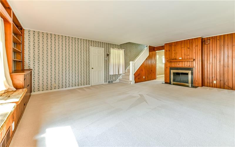 3940 Bakerstown Road Gibsonia, PA 15044 - Photo 4 of 25 Living Room (Great Room)
