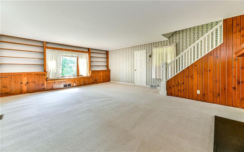 3940 Bakerstown Road Gibsonia, PA 15044 - Photo 6 of 25 Living Room
