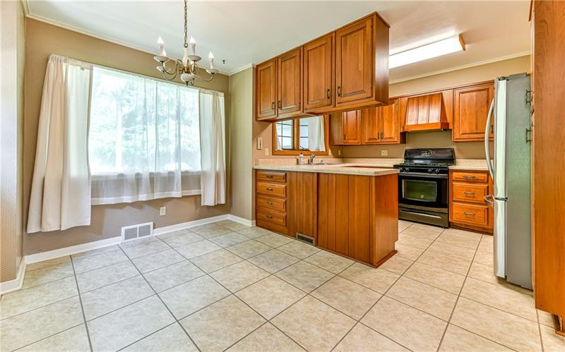 3940 Bakerstown Road Gibsonia, PA 15044 - Photo 8 of 25 Eat-in-Kitchen