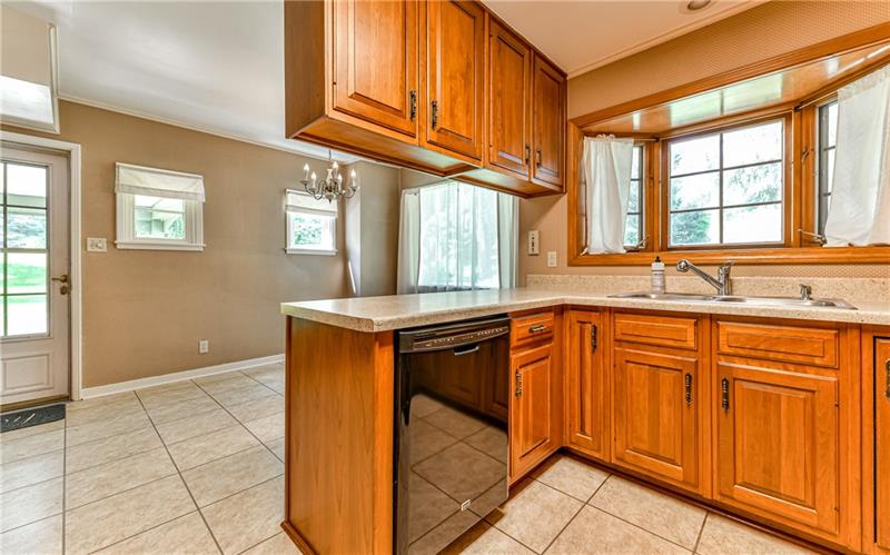 3940 Bakerstown Road Gibsonia, PA 15044 - Photo 10 of 25 Gallery Image 10