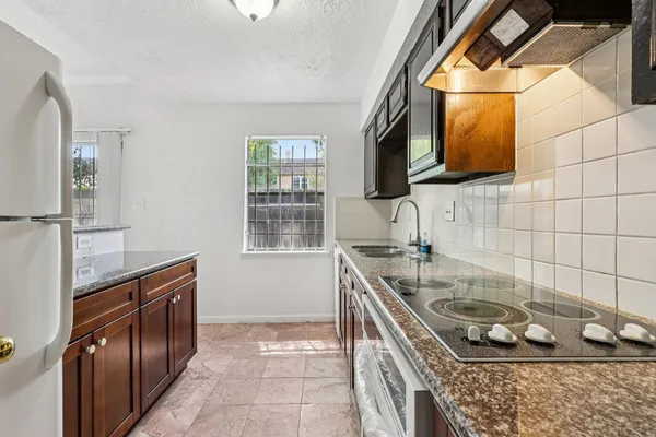 $1,450 | 7700 Creekbend Drive, Unit 70, Houston, TX 77071