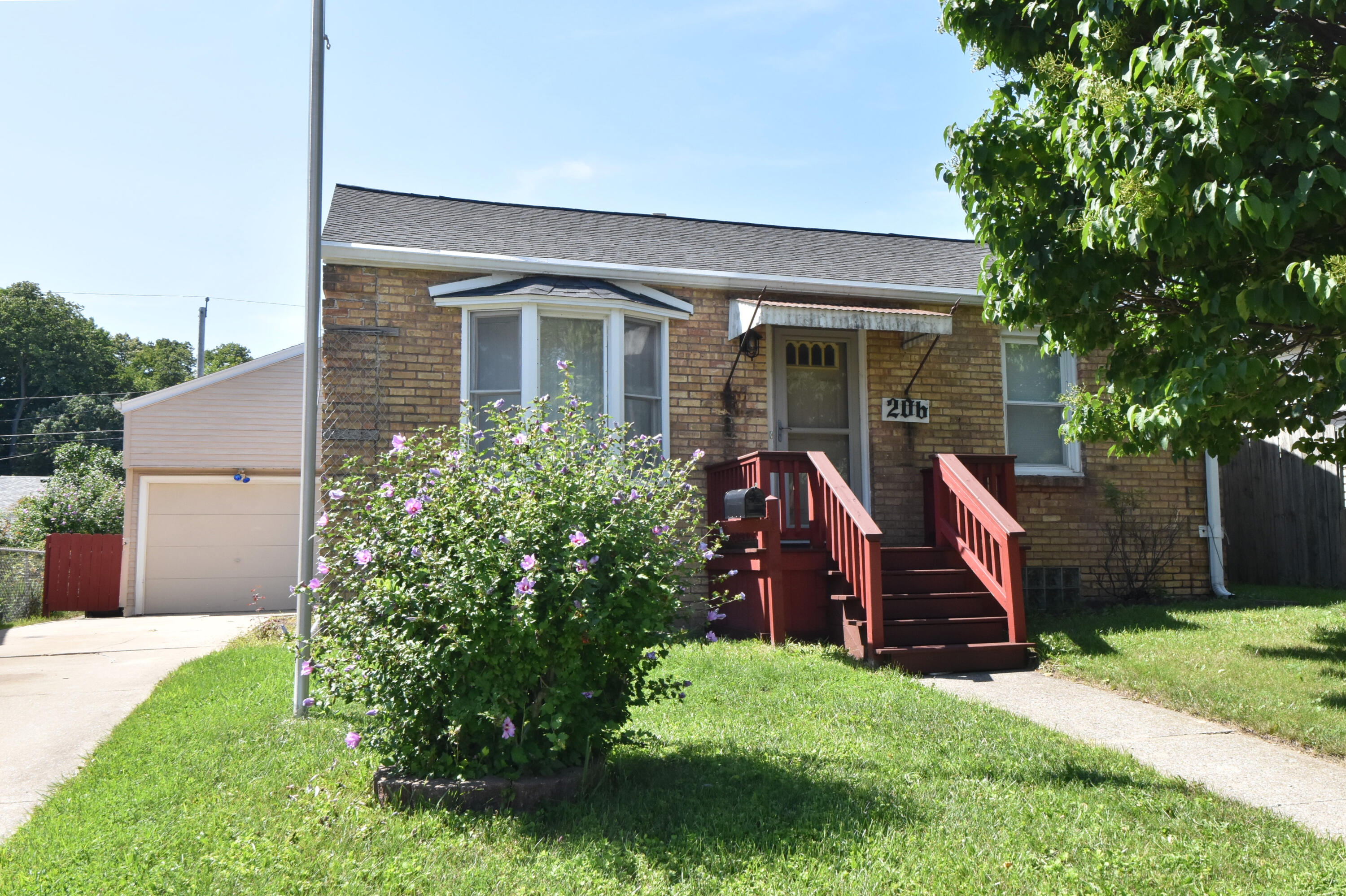 206 Belmont Avenue Racine, WI 53405 - Photo 31 of 42 Front