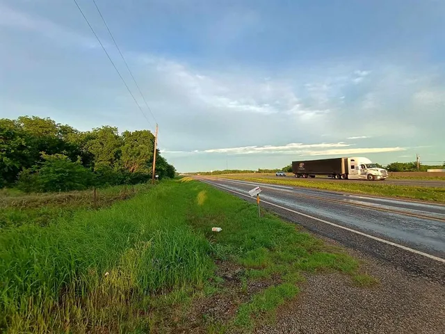 $424,900 | 5330 Interstate 30, Campbell, TX 75422