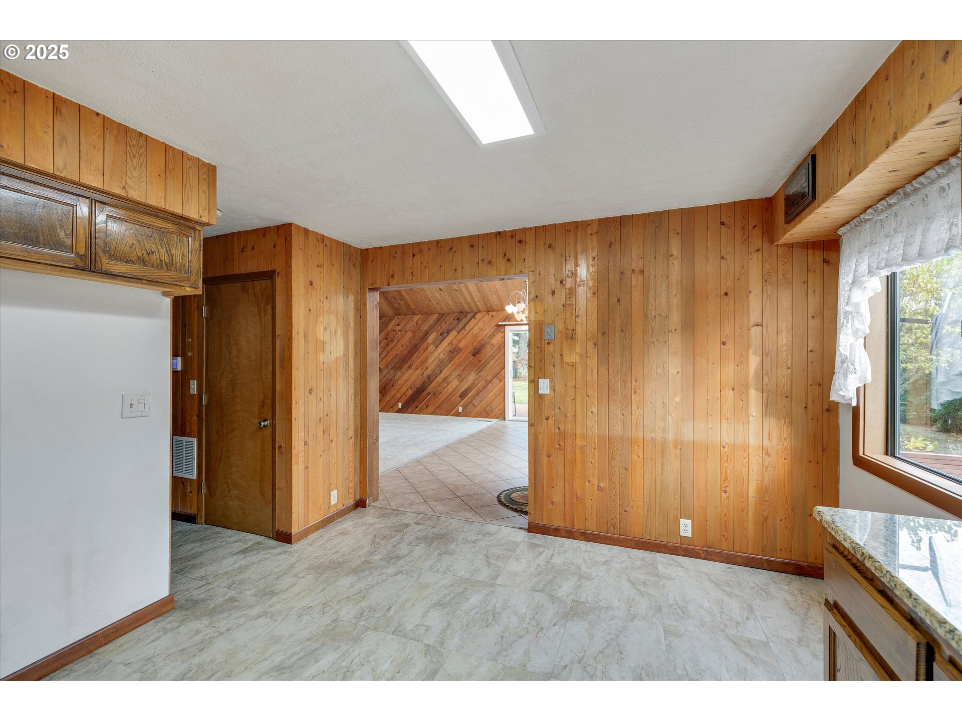 25164 South Springwater Road Estacada, OR 97023 - Photo 17 of 43 a view of an empty room with a window