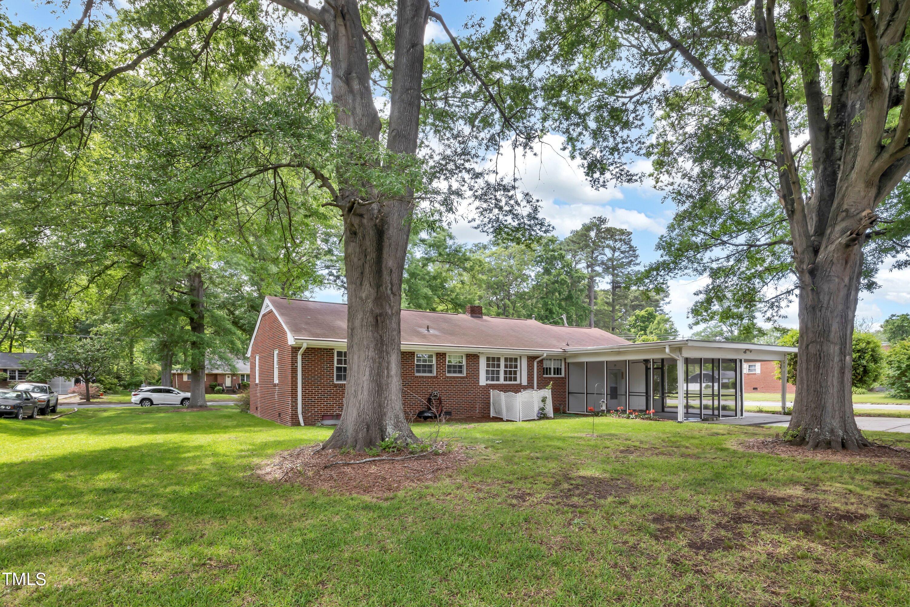 3212 Winston Road Durham, NC 27704 - Photo 8 of 34 IMG_8890