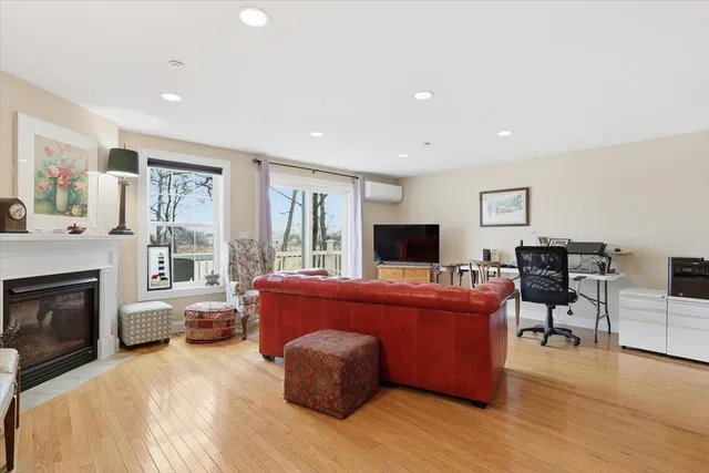 $644,900 | 10 Hemlock Street, Unit 3, Hampton, NH 03842