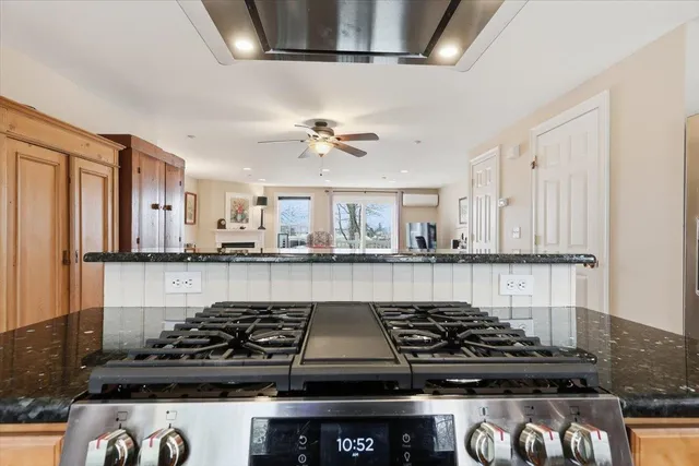 $644,900 | 10 Hemlock Street, Unit 3, Hampton, NH 03842