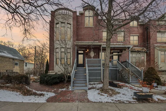 $699,999 | 532 Wesley Avenue, Unit WEST, Evanston, IL 60202